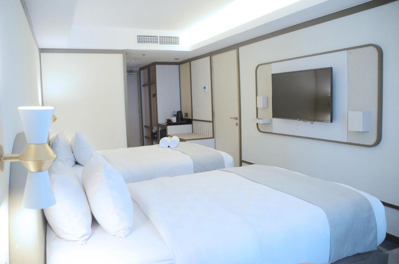 Louis Kienne Hotel Pemuda Семаранг Екстер'єр фото